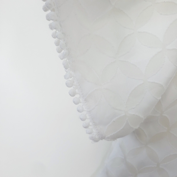 ST. JOHN silk lined White Collection Medallion Fil Coupe Blouse size Med… - Picture 4 of 8